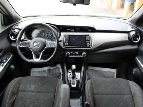 Used 2019 Nissan Kicks SV image 40