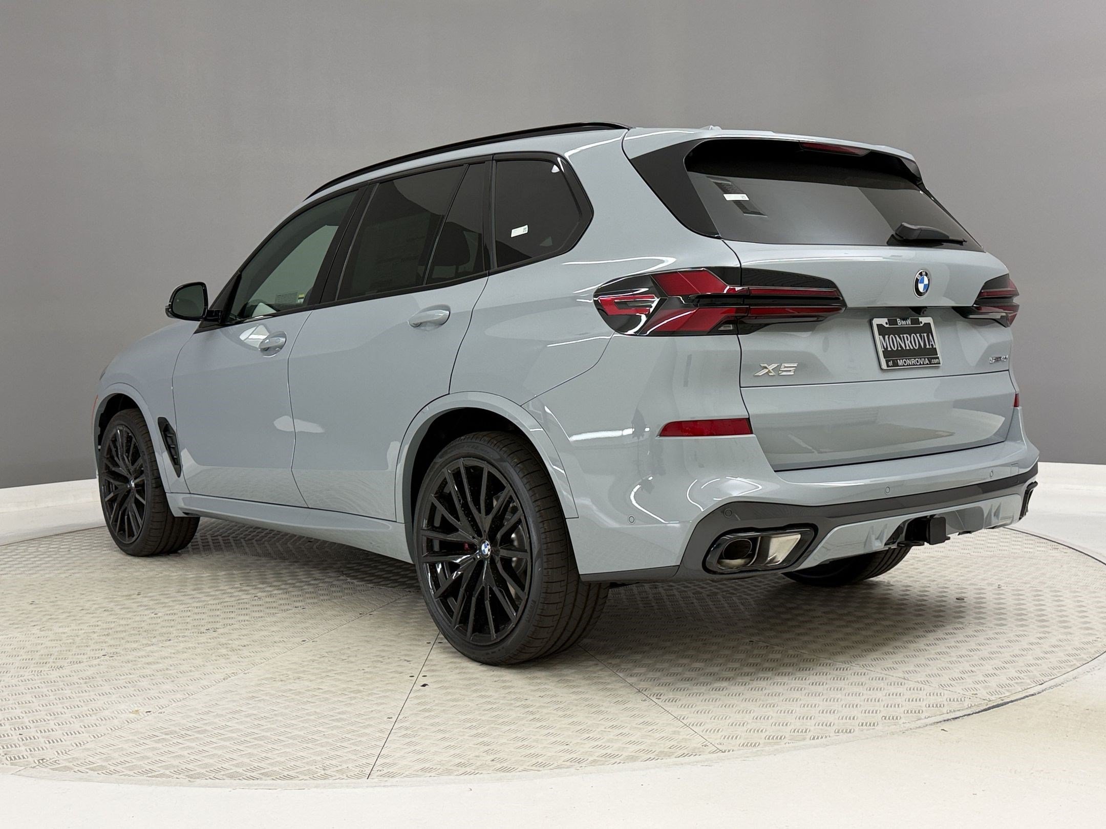 New 2026 BMW X5 sDrive40i w/ M Sport Package RWD image 3