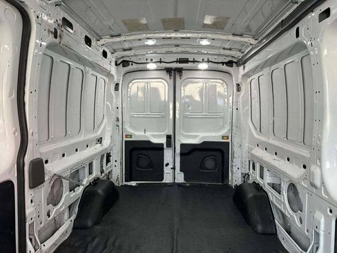 Used 2020 Ford Transit 250 Medium Roof AWD image 17