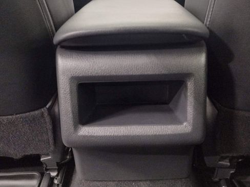 Used 2018 Toyota Camry L image 33