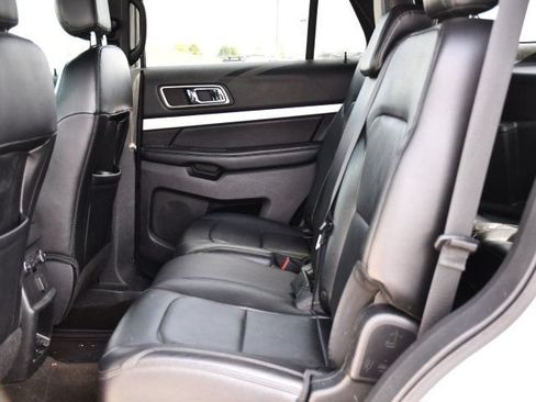 Used 2016 Ford Explorer XLT w/ Equipment Group 202A FWD image 20