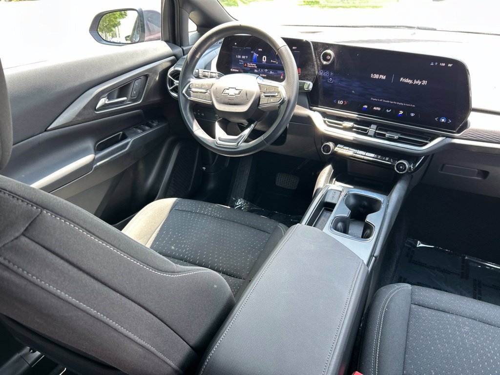 Used 2025 Chevrolet Equinox EV LT FWD image 9