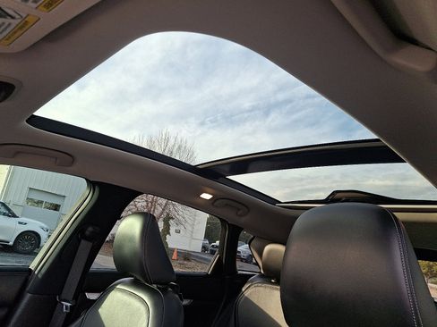 Used 2019 INFINITI QX50 Essential w/ Premium Heat Package image 14