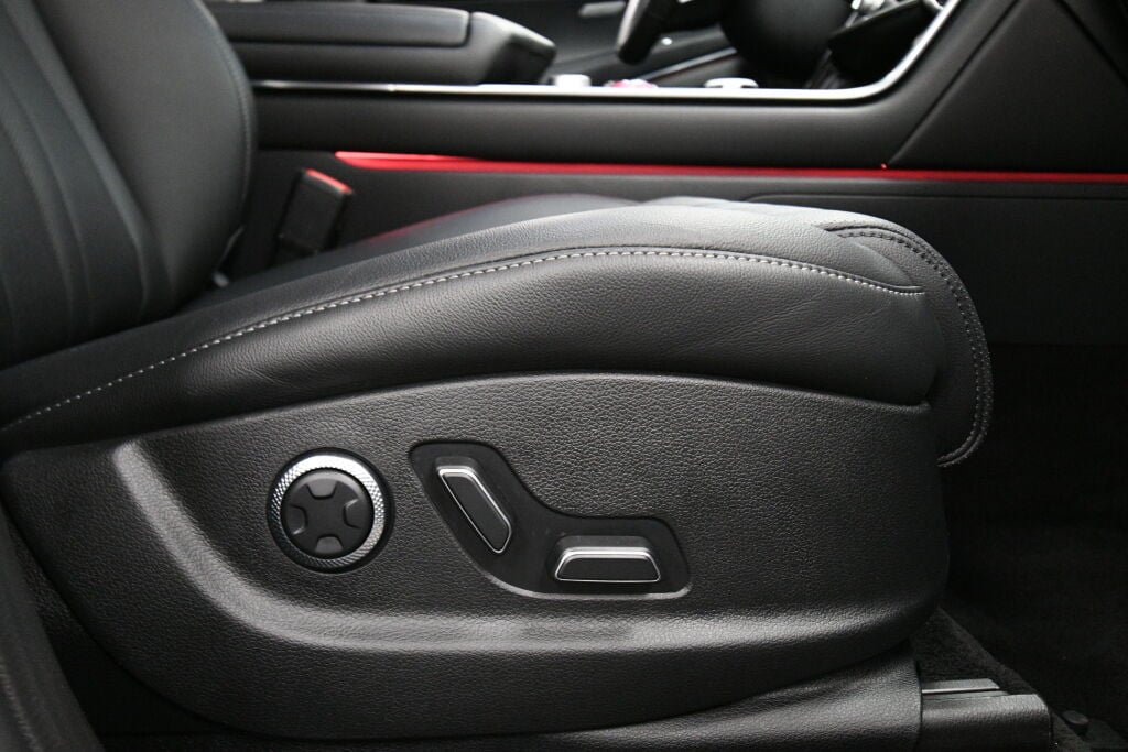 Used 2025 Genesis GV80 2.5T Standard AWD/4WD image 30