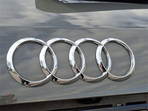 Used 2024 Audi Q3 2.0T Premium image 31