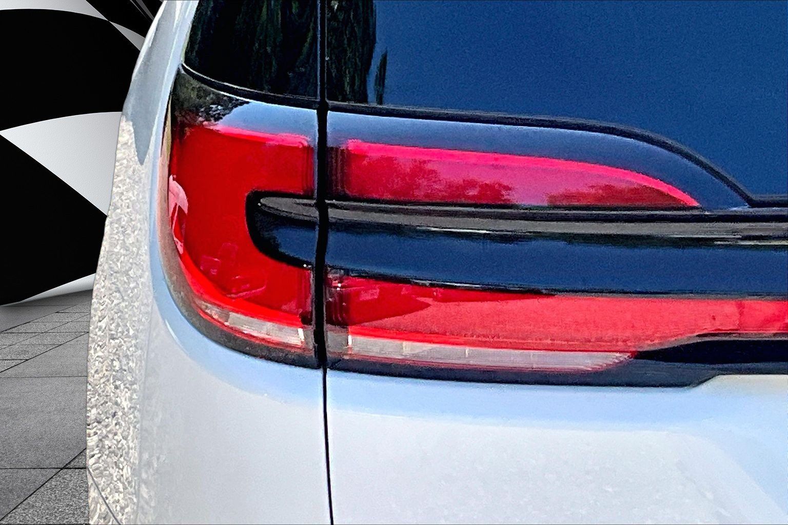 Used 2023 Chrysler Pacifica Touring-L AWD/4WD image 30