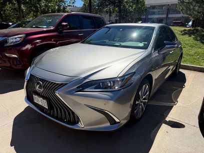 Used 2021 Lexus ES 300h w/ Premium Package