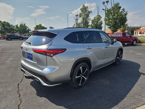 Used 2022 Toyota Highlander XSE image 5