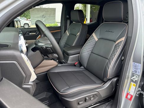 New 2026 GMC Canyon Denali AWD/4WD image 13