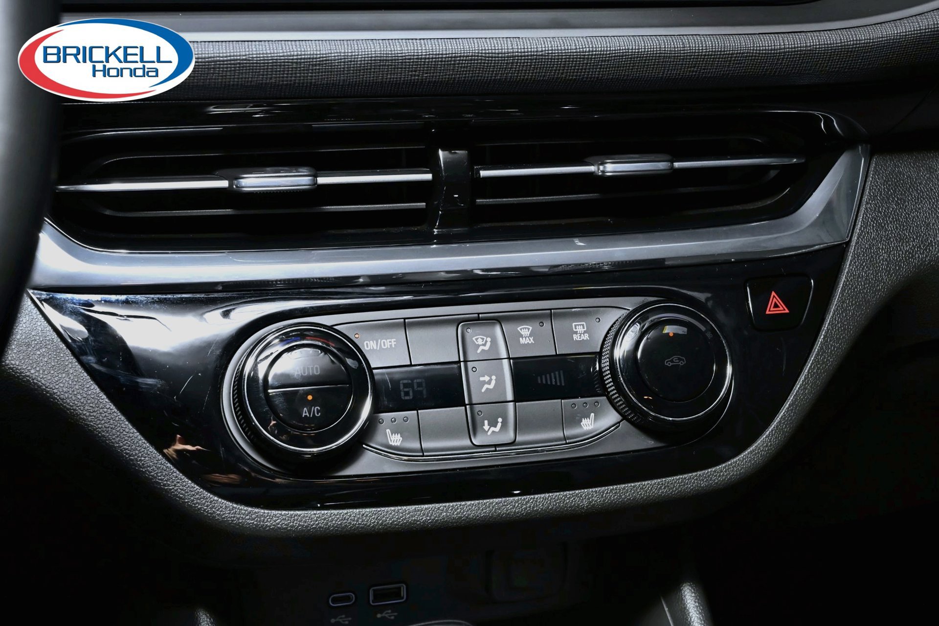Used 2025 Buick Envista Sport Touring w/ Convenience I Package FWD image 31