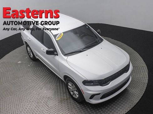 Used 2025 Dodge Durango GT RWD image 3