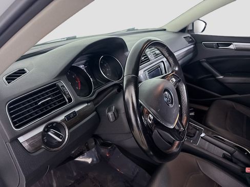 Used 2016 Volkswagen Passat 1.8T SE w/ Lighting Package image 23
