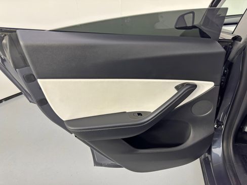 Used 2021 Tesla Model Y Performance image 44