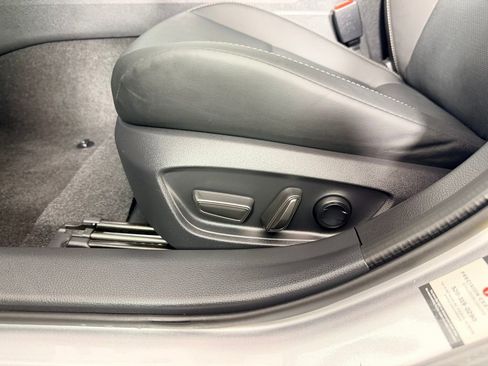 Used 2025 Toyota Prius Limited image 22