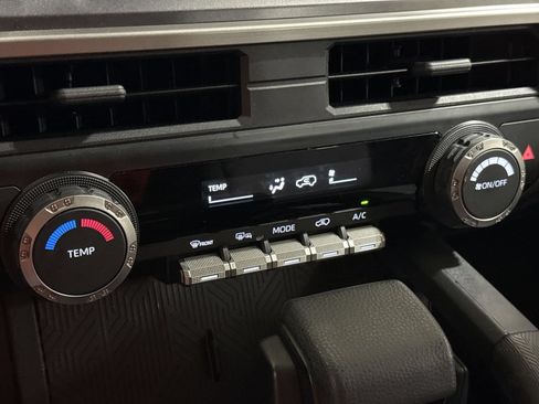 Used 2025 Toyota 4Runner SR5 AWD/4WD image 16