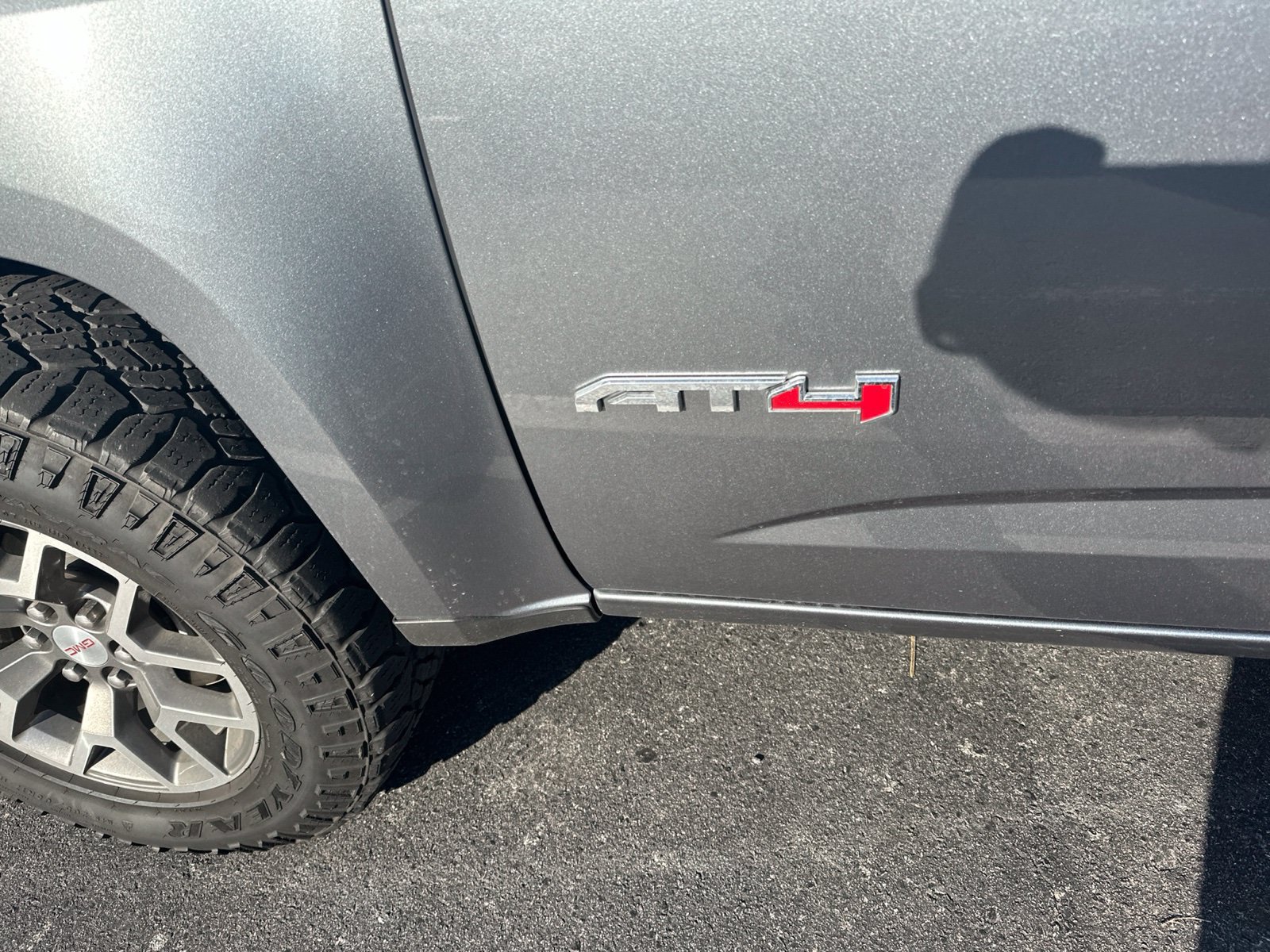 Used 2022 GMC Canyon AT4 w/ Trailering Package AWD/4WD image 5