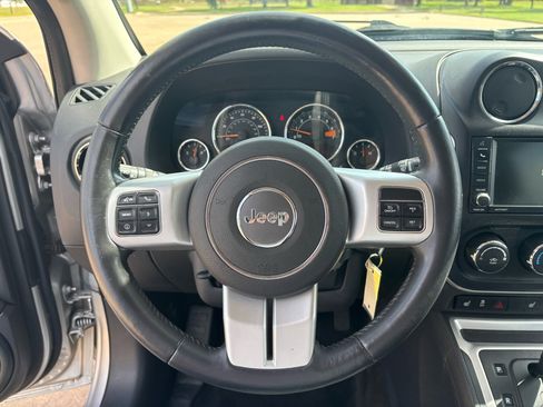 Used 2014 Jeep Compass Latitude image 14