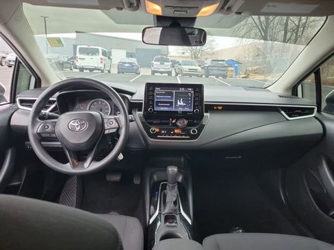Used 2021 Toyota Corolla LE image 19