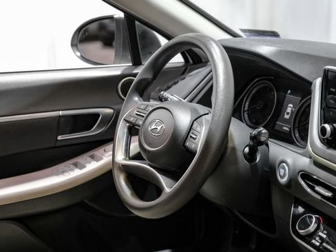 Used 2021 Hyundai Sonata SEL image 17