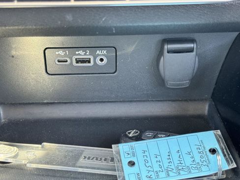 Used 2024 Nissan Altima 2.5 SV FWD image 26