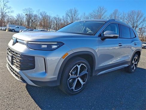 New 2026 Volkswagen Tiguan SE image 2