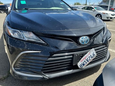 Used 2021 Toyota Camry LE FWD image 13