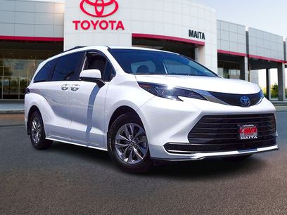 Used 2025 Toyota Sienna LE