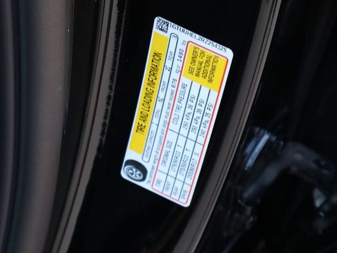 Used 2024 GMC Sierra 1500 Denali Ultimate AWD/4WD image 34