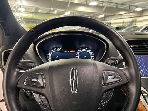 Used 2017 Lincoln MKX Reserve w/ Lincoln MKX Climate Package AWD/4WD image 12