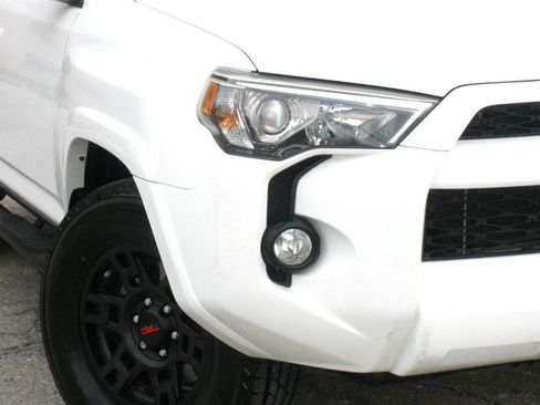 Used 2016 Toyota 4Runner SR5 Premium image 5