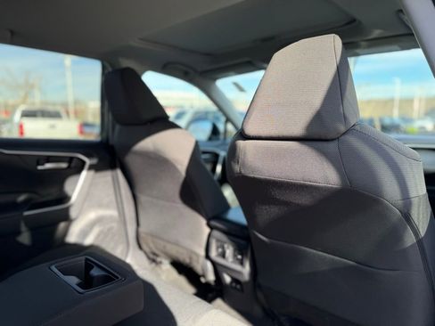 Used 2021 Toyota RAV4 XLE image 19