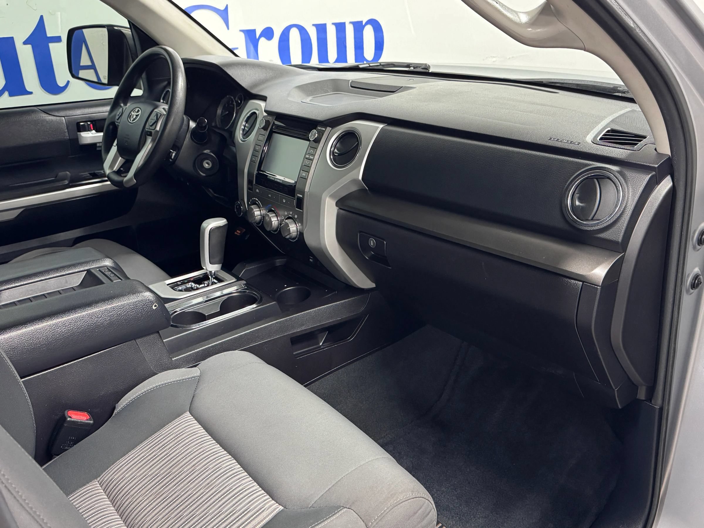Used 2014 Toyota Tundra SR5 w/ SR5 Upgrade Package AWD/4WD image 10