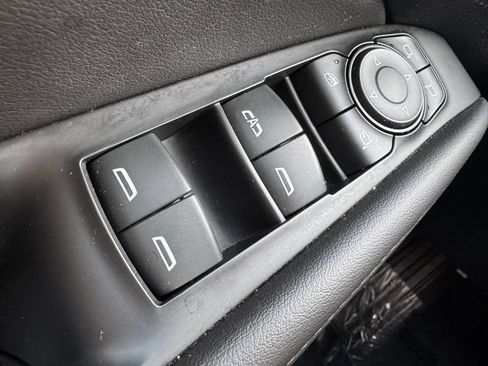 Used 2021 Buick Enclave Avenir w/ Avenir Technology Package AWD/4WD image 28