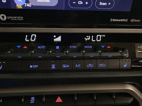 Used 2023 Toyota Tundra SR5 AWD/4WD image 17