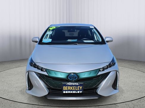 Used 2020 Toyota Prius Prime XLE FWD image 3