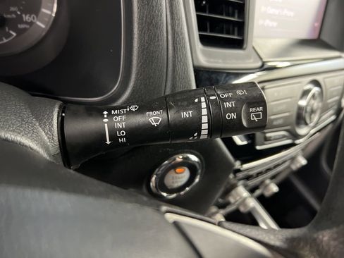 Used 2017 Nissan Pathfinder S AWD/4WD image 20