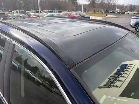 Used 2023 Toyota RAV4 Limited image 7