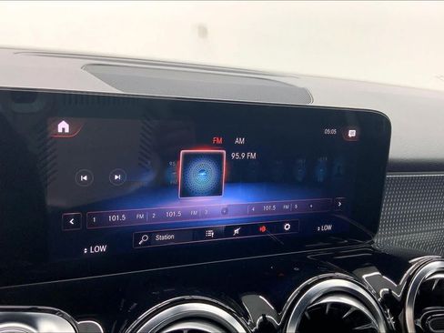 Certified 2023 Mercedes-Benz GLB 250 image 23