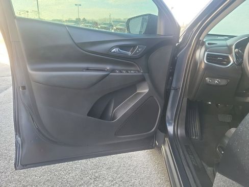 Used 2022 Chevrolet Equinox LT image 11