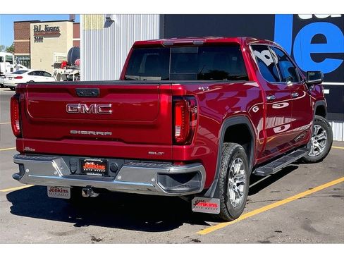 Used 2024 GMC Sierra 1500 SLT w/ SLT Convenience Package AWD/4WD image 15