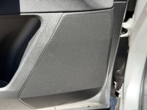 Used 2022 Nissan Pathfinder SL FWD image 22