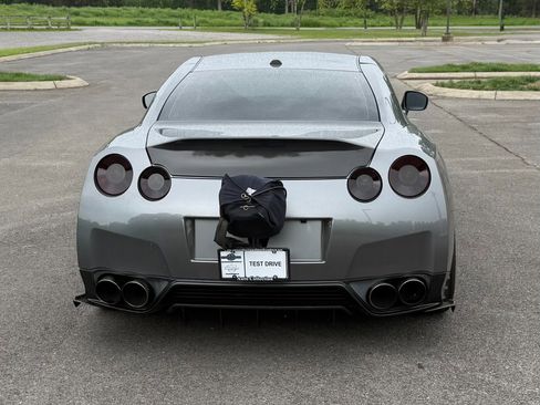 Used 2012 Nissan GT-R Premium AWD/4WD image 6