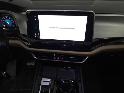 Used 2024 Volkswagen Atlas Cross Sport SE image 11