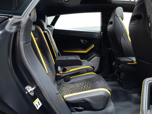 Used 2022 Lamborghini Urus image 30
