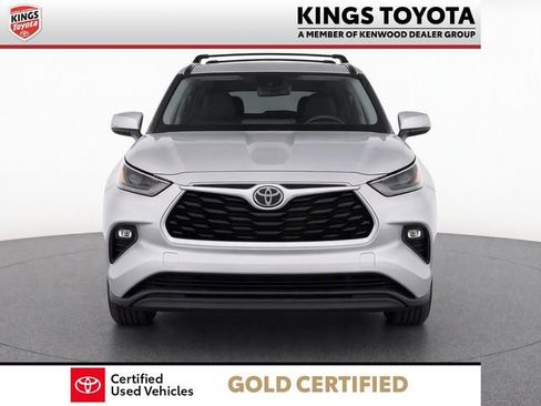Used 2024 Toyota Highlander LE AWD/4WD image 6