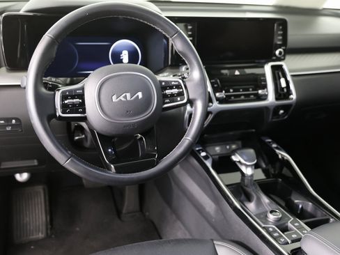 Used 2023 Kia Sorento SX image 11