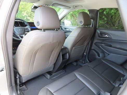 New 2026 Chevrolet Trax ACTIV w/ Sunroof Package image 24