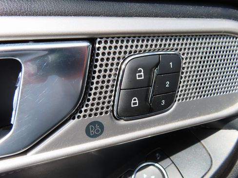 Used 2020 Ford Explorer Limited image 13