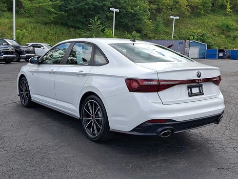 Used 2025 Volkswagen Jetta GLI Autobahn FWD image 4