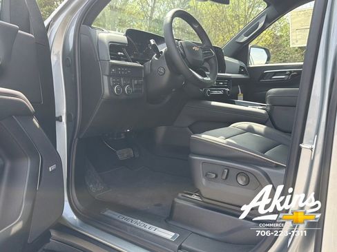 New 2026 Chevrolet Suburban Premier w/ Sun And Tow Package AWD/4WD image 15
